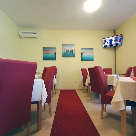 Alojamento de Acomodação e Pequeno-almoço Arizona Sarajevo 3*